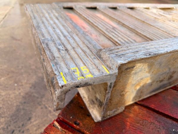 1500mm alloy RAMPS to suit Lowloader .....35v 381700999