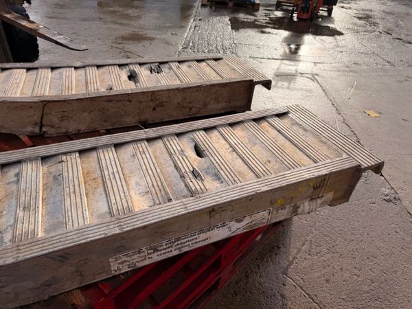 1500mm alloy RAMPS to suit Lowloader .....35v 381701004