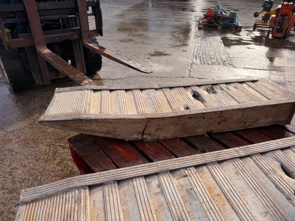 1500mm alloy RAMPS to suit Lowloader .....35v 381701005