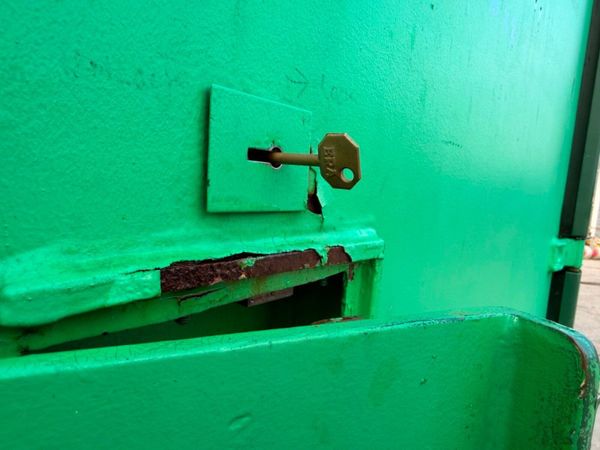 COSHH ...CHEMICAL CONTAINER 10 X 8 .....4793 381722377