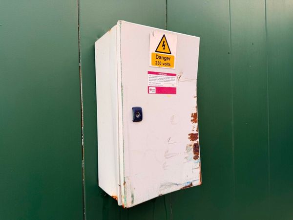 COSHH ...CHEMICAL CONTAINER 10 X 8 .....4793 381722408