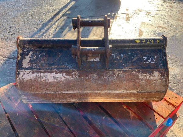 36" MINI DIGGER FILLING BUCKET.....40 PINS......72 381735551