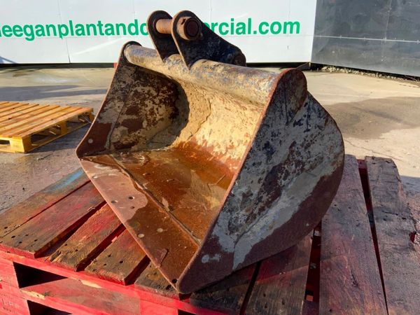 36" MINI DIGGER FILLING BUCKET.....40 PINS......72 381735555