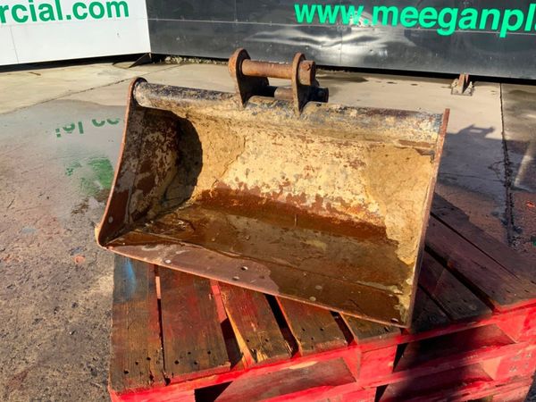 36" MINI DIGGER FILLING BUCKET.....40 PINS......72 381735556