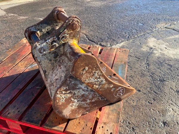 24" MINI DIGGER BUCKET......40mm PINS........686. 381735570