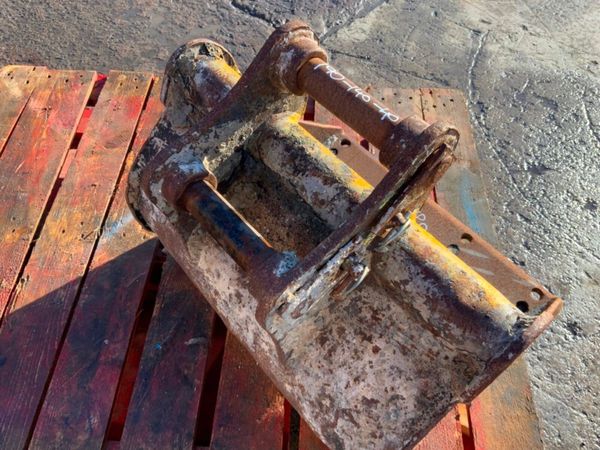 24" MINI DIGGER BUCKET......40mm PINS........686. 381735572