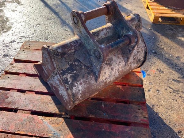 24" MINI DIGGER BUCKET......40mm PINS........686. 381735576