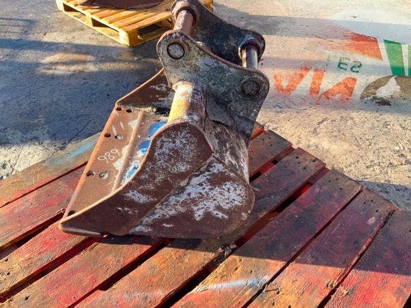 24" MINI DIGGER BUCKET......40mm PINS........686. 381735578