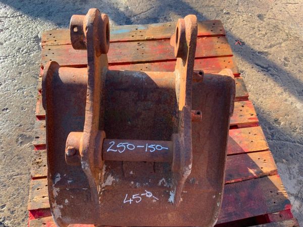 18" DIGGING BUCKET............45mm.........18p. 381735623