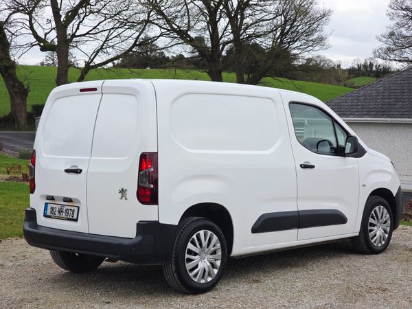 Peugeot Partner 2018 381851345