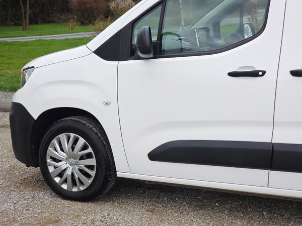 Peugeot Partner 2018 381851330