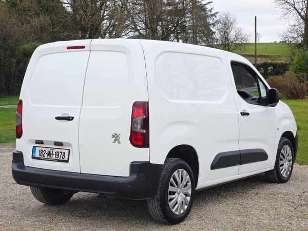 Peugeot Partner 2018 381851334