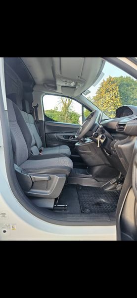 Peugeot Partner 2018 381851453