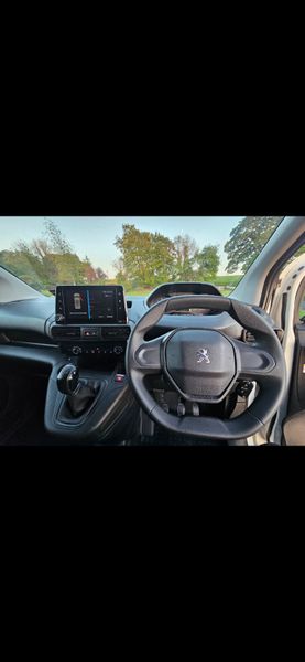 Peugeot Partner 2018 381851456