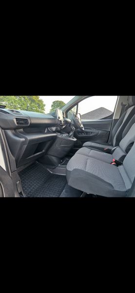 Peugeot Partner 2018 381851457