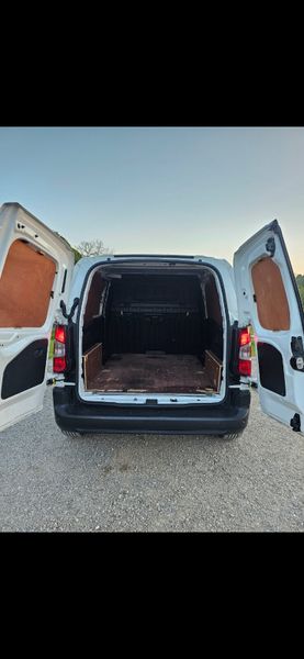 Peugeot Partner 2018 381851458