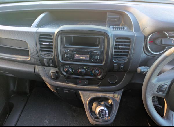 Renault Trafic 2021 DOE 381851948