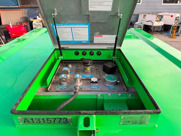 new 2023 DYMAC 2650 litres fuel bowser adblue...18 381833429