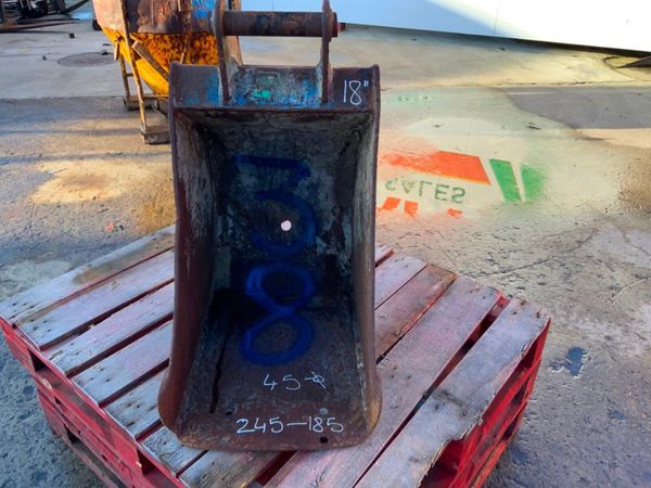 18" GUMMY BUCKET........45mm PINS.........38p 381942362