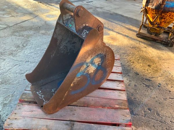 18" GUMMY BUCKET........45mm PINS.........38p 381942365