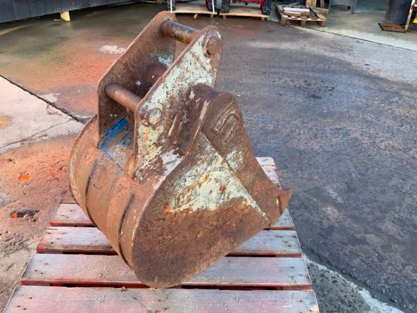 18" GUMMY BUCKET........45mm PINS.........38p 381942368