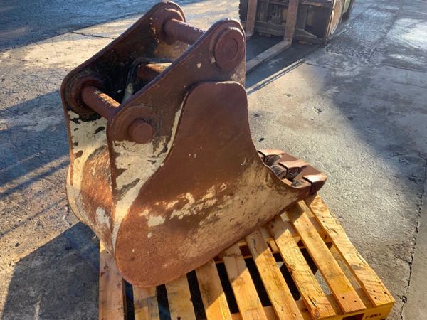 18" GEITH DIGGING BUCKET.....65mm PINS.....737p. 381942402