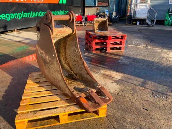 18" GEITH DIGGING BUCKET.....65mm PINS.....737p. 381942409