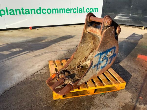 18" GEITH DIGGING BUCKET.....65mm PINS.....737p. 381942411