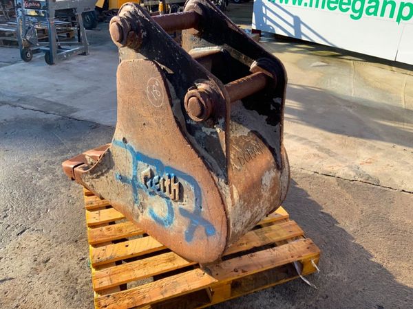 18" GEITH DIGGING BUCKET.....65mm PINS.....737p. 381942413