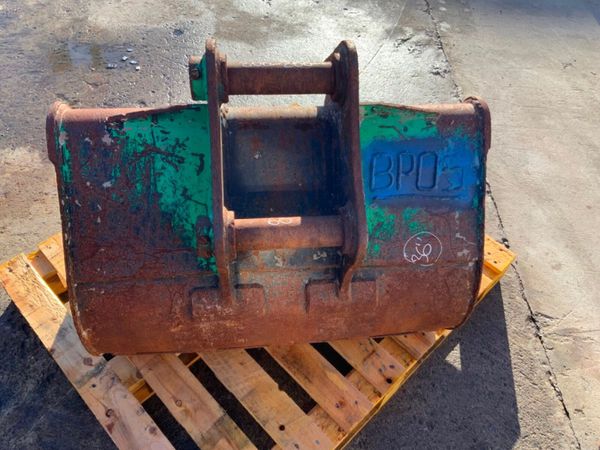 36" DIGGING BUCKET.....60mm PINS.........BP05. 381942431