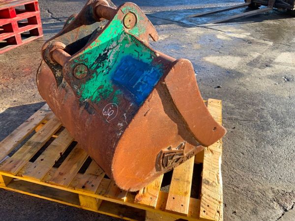 36" DIGGING BUCKET.....60mm PINS.........BP05. 381942436