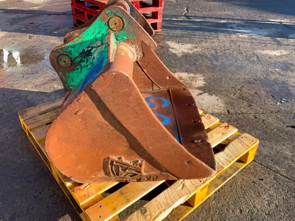 36" DIGGING BUCKET.....60mm PINS.........BP05. 381942437