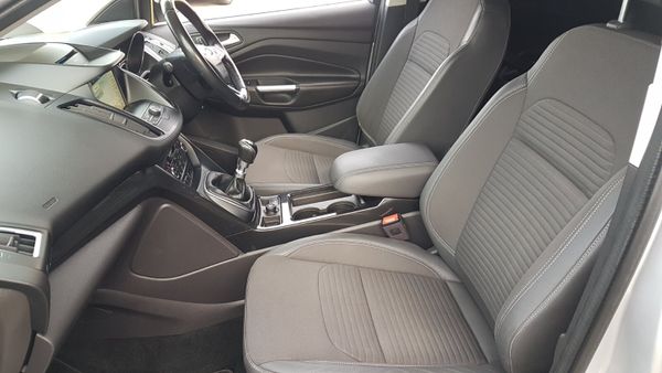 Ford Kuga CREWCAB 182D TOP SPECK VAT INVOICE 381948299