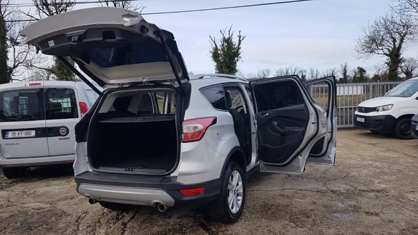 Ford Kuga CREWCAB 182D TOP SPECK VAT INVOICE 381948341