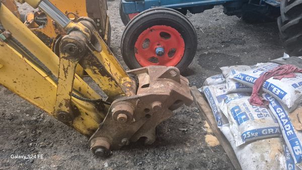 New Holland E145 381959846