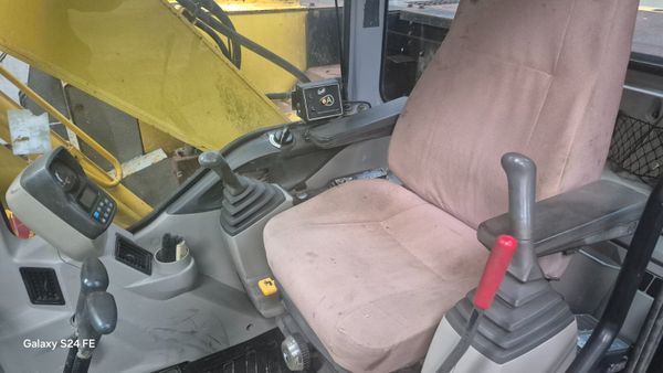 New Holland E145 381960115