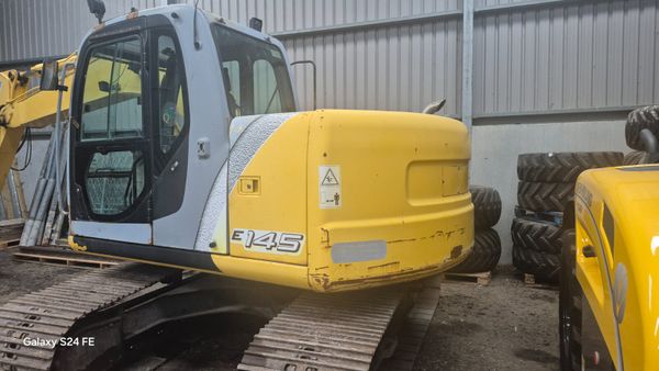 New Holland E145 381960121