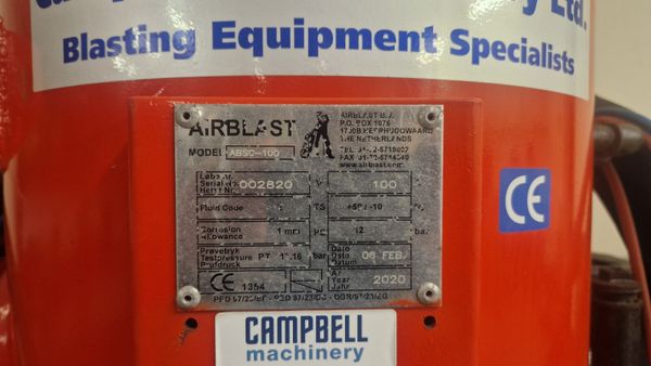 Sand blasting machine 381962470