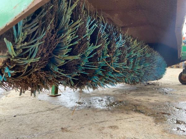 SUTTON ROAD SWEEPER....3 POINT LINKAGE....128s. 381998637