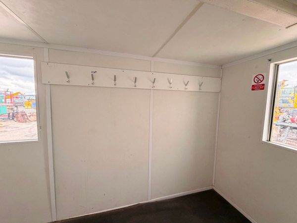 20 x 8 SITE OFFICE CABIN CONTAINER.....4514 381998800