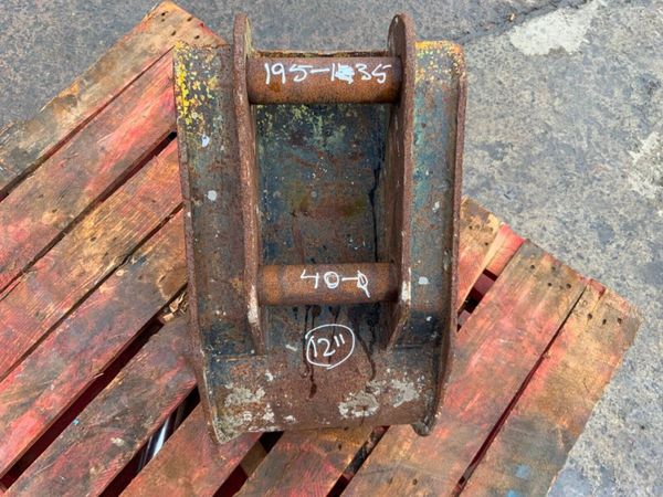 12" DIGGING BUCKET.......40mm PINS........45. 382043968