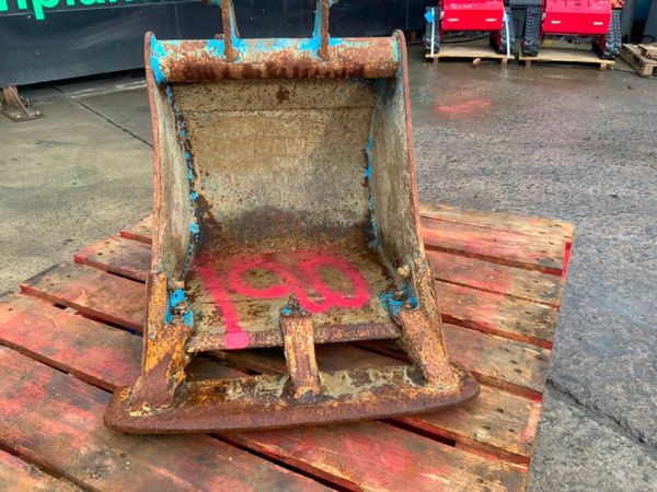 18" MINI DIGGER BUCKET........35mm PINS....190. 382043975