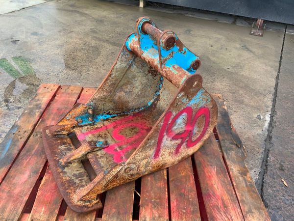 18" MINI DIGGER BUCKET........35mm PINS....190. 382043984