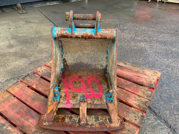 18" MINI DIGGER BUCKET........35mm PINS....190. 382043986