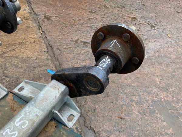 UNUSED INDESPENSION TYPE TRAILER AXLES...1548 382063171
