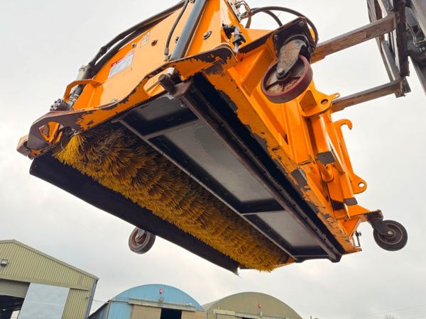 2020 JCB SWEEPER BRUSH collectors box ....2097T 382063188