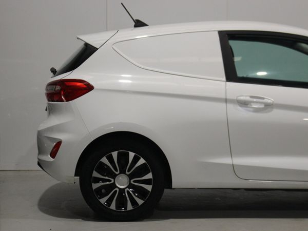 FORD FIESTA 1.5 TDCI 85 Van 7250 plus VAT 382070209