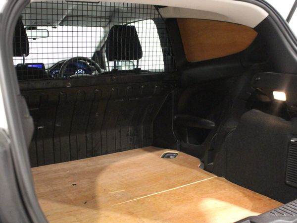 FORD FIESTA 1.5 TDCI 85 Van 7250 plus VAT 382070230