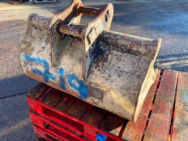 36" DIGGING BUCKET......45mm PINS........719. 382148403