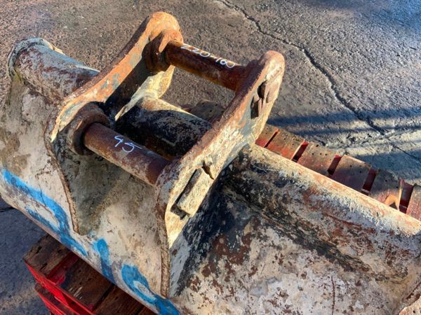 36" DIGGING BUCKET......45mm PINS........719. 382148404